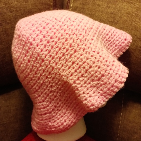 Crochet Handcrafted pink hat - Picture 4 of 4